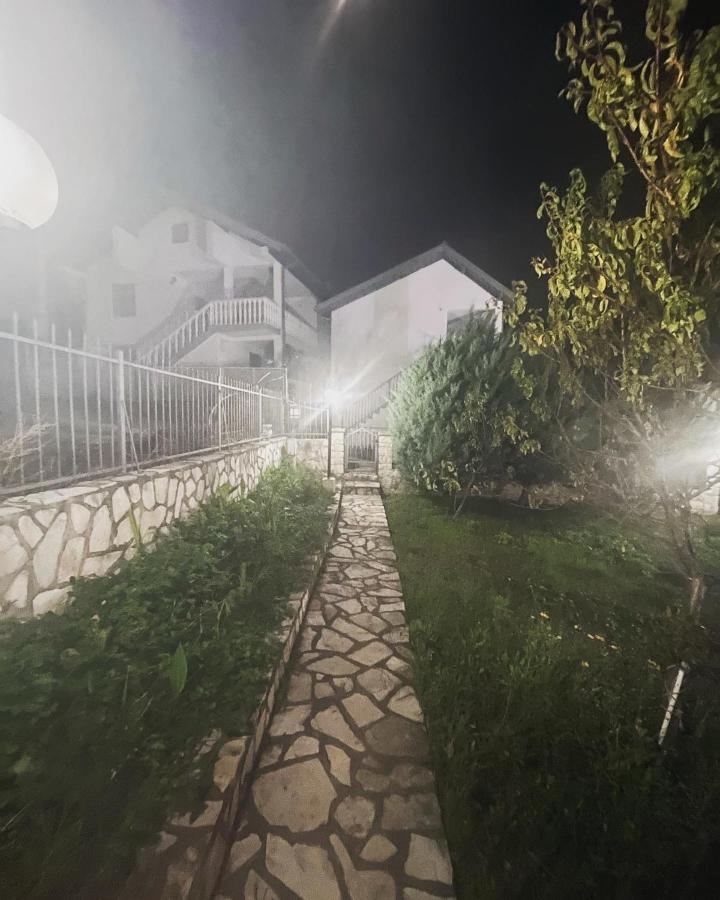 Apartments In Villa Viktoria Sutomore Zewnętrze zdjęcie