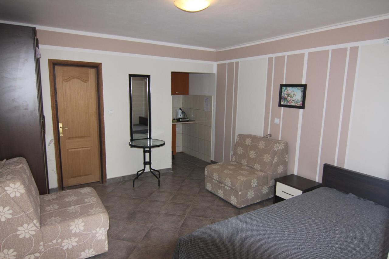 Apartments In Villa Viktoria Sutomore Zewnętrze zdjęcie